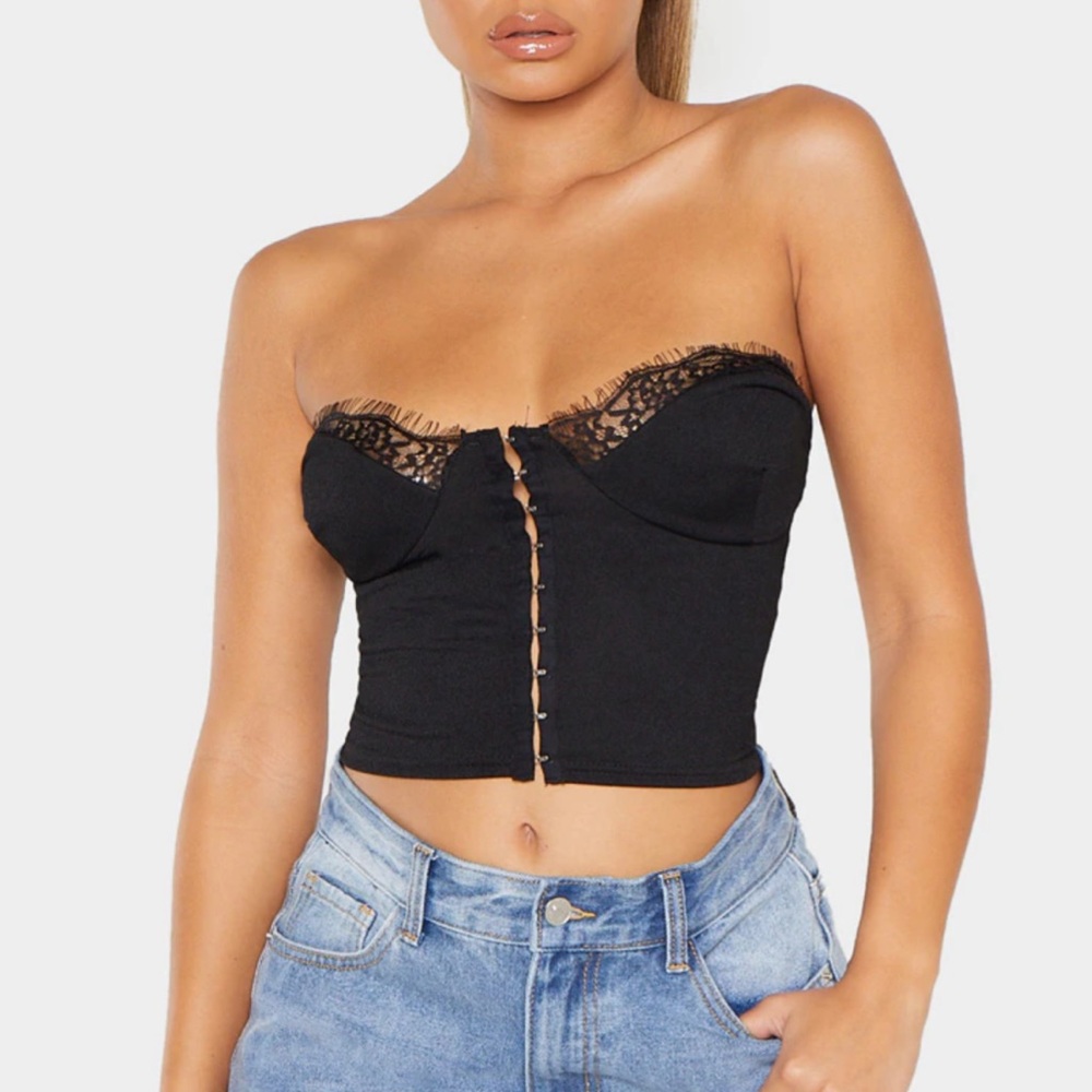 NWOT Pretty Little Thing Crop Top